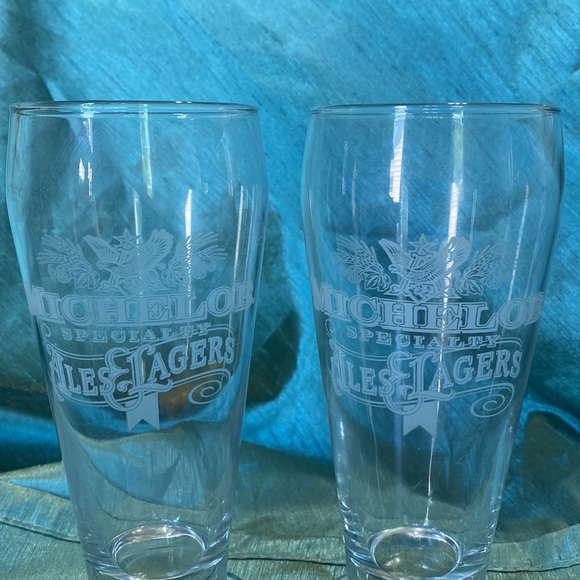 Michelob Specialty Ales & Lagers Etched Glasses, Set of 2 - Picture 5 of 8